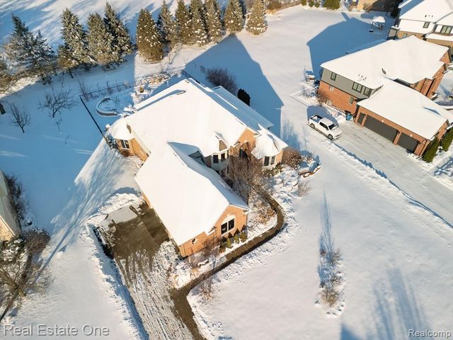 534 Parkland Hills Drive, Rochester, MI 48306