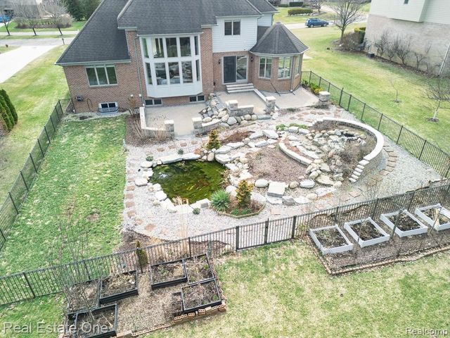 534 Parkland Hills Drive, Rochester, MI 48306