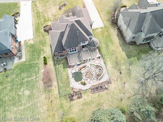 534 Parkland Hills Drive, Rochester, MI 48306
