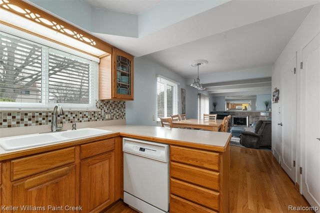 30502 Birch Tree Drive, Warren, MI 48093