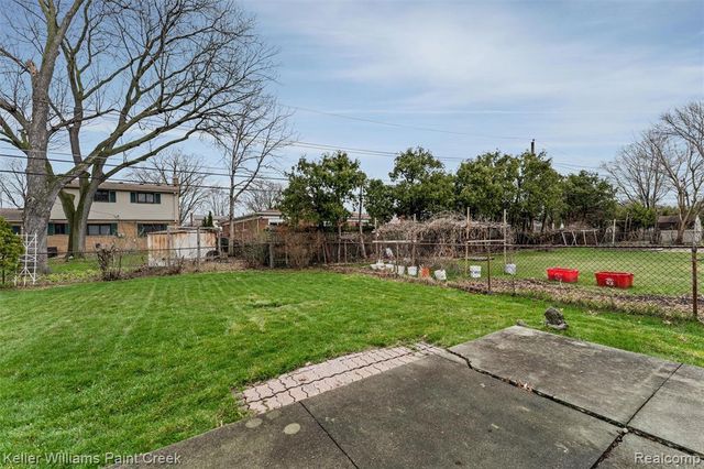 30502 Birch Tree Drive, Warren, MI 48093