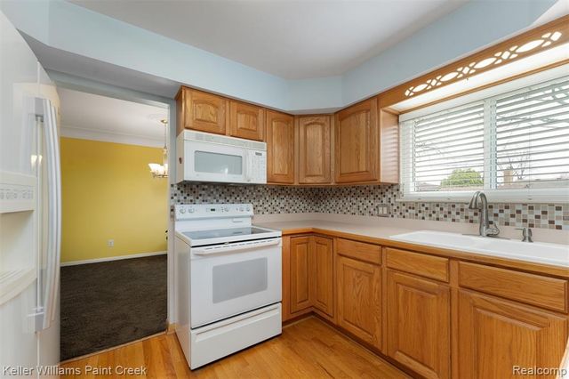 30502 Birch Tree Drive, Warren, MI 48093