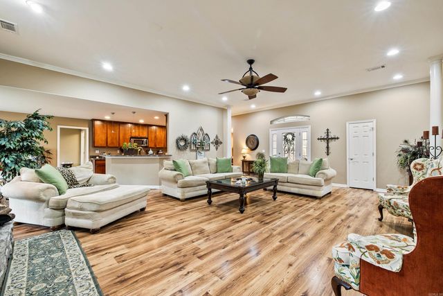 6215 Hobby Trail, Mabelvale, AR 72103