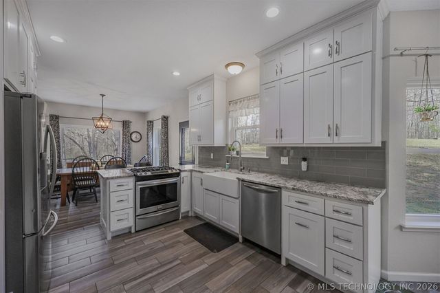 7130 W 420 Road, Chelsea, OK 74016