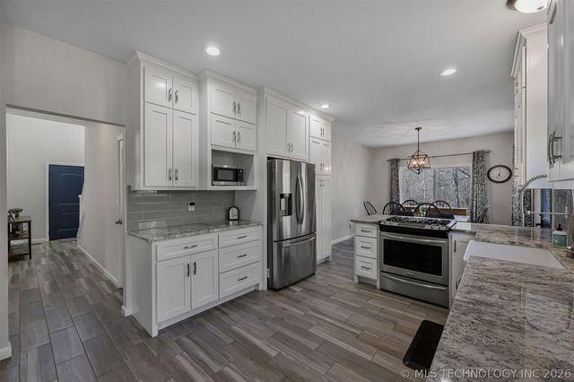 7130 W 420 Road, Chelsea, OK 74016