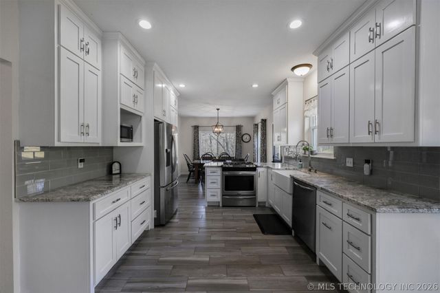 7130 W 420 Road, Chelsea, OK 74016