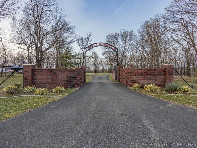 7130 W 420 Road, Chelsea, OK 74016