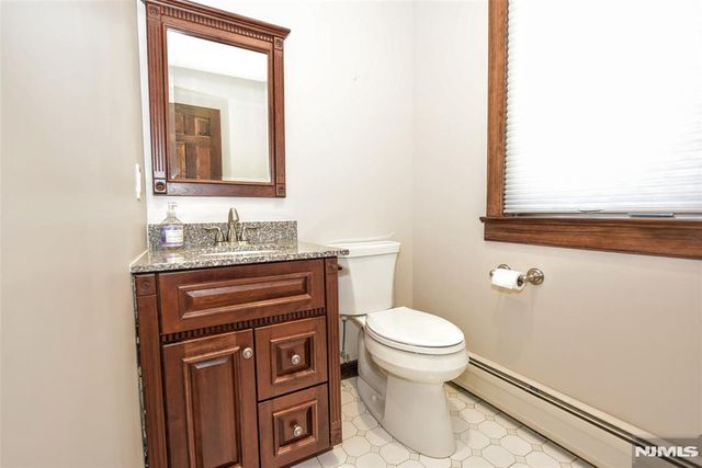 16 Weeden Drive, West Milford, NJ 07480