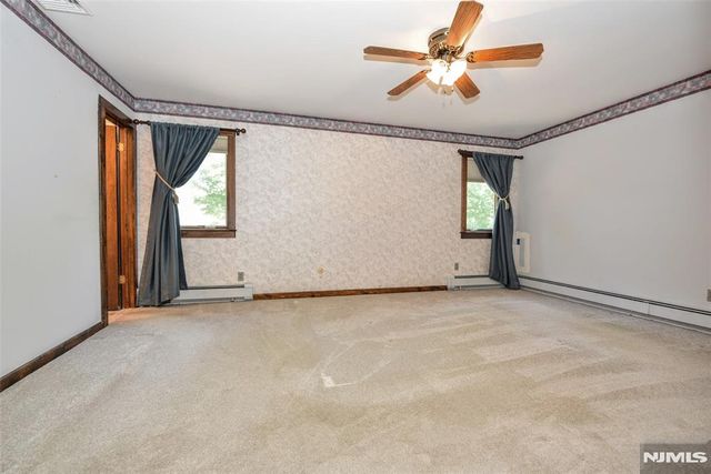 16 Weeden Drive, West Milford, NJ 07480