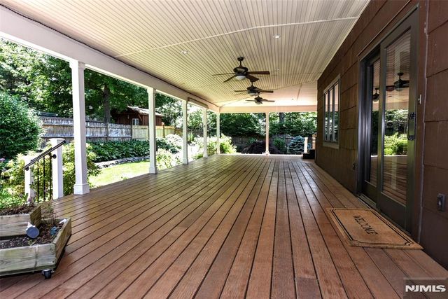 16 Weeden Drive, West Milford, NJ 07480
