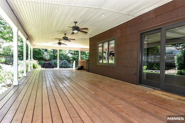 16 Weeden Drive, West Milford, NJ 07480