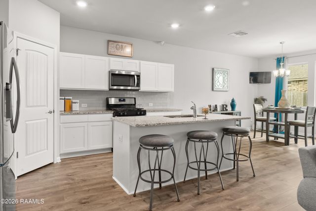 203 S Lakepointe Drive, Lafayette, LA 70506