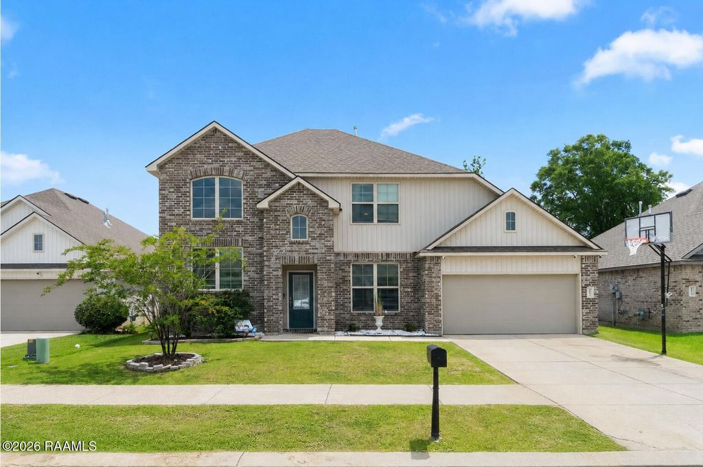 203 S Lakepointe Drive, Lafayette, LA 70506