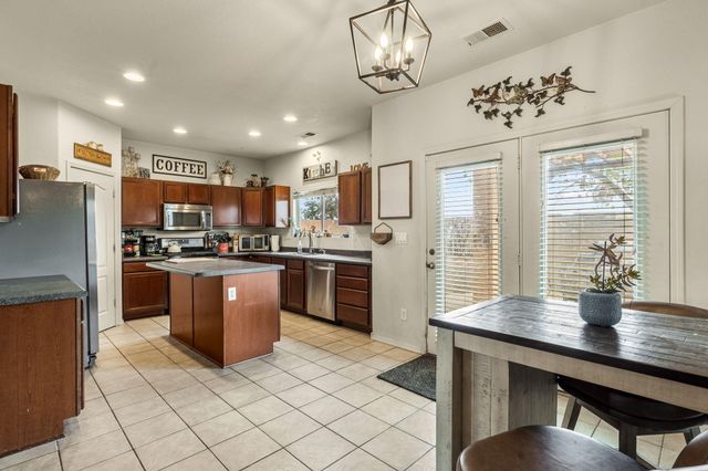 5908 Mesa Sombra Place NW, Albuquerque, NM 87120