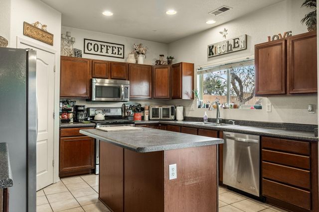 5908 Mesa Sombra Place NW, Albuquerque, NM 87120
