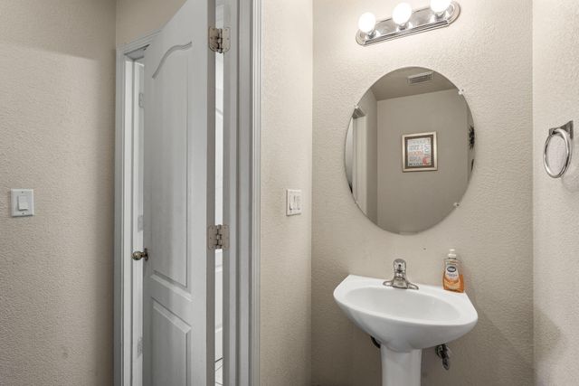 5908 Mesa Sombra Place NW, Albuquerque, NM 87120