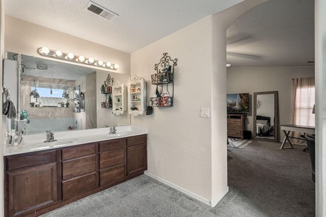 5908 Mesa Sombra Place NW, Albuquerque, NM 87120