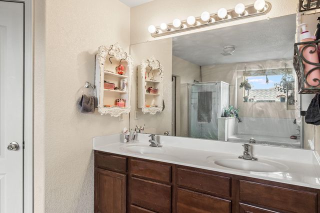 5908 Mesa Sombra Place NW, Albuquerque, NM 87120