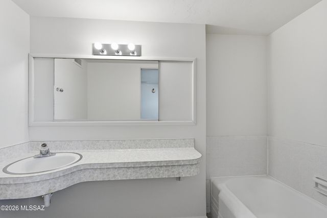 2235 E Camino El Ganado, Tucson, AZ 85718