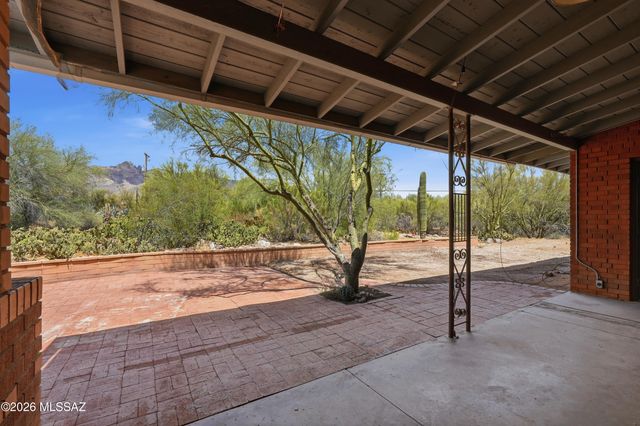 2235 E Camino El Ganado, Tucson, AZ 85718
