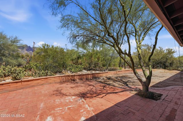 2235 E Camino El Ganado, Tucson, AZ 85718