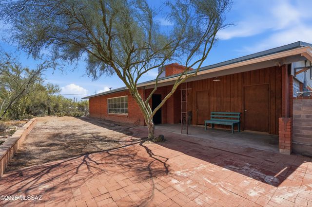 2235 E Camino El Ganado, Tucson, AZ 85718