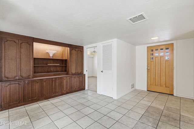 2235 E Camino El Ganado, Tucson, AZ 85718