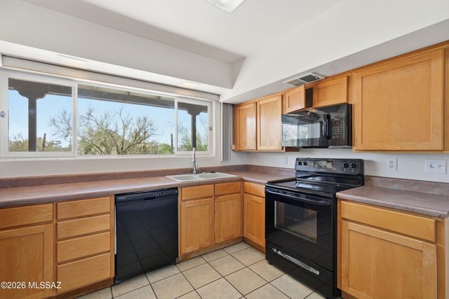 2235 E Camino El Ganado, Tucson, AZ 85718