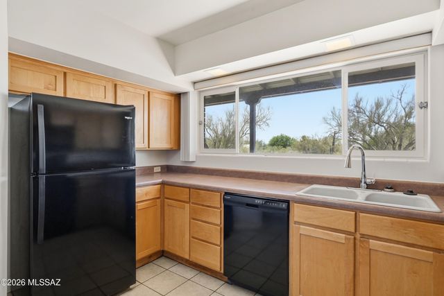 2235 E Camino El Ganado, Tucson, AZ 85718