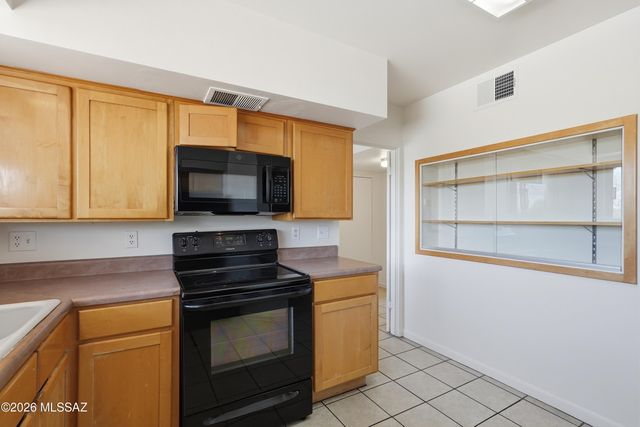 2235 E Camino El Ganado, Tucson, AZ 85718