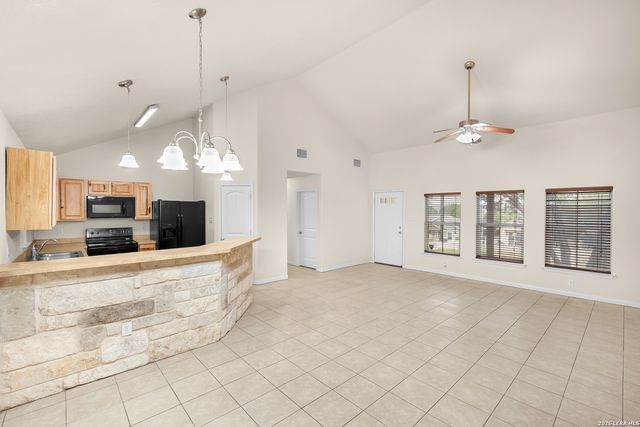1439 BONNYVIEW DR, Canyon Lake, TX 78133