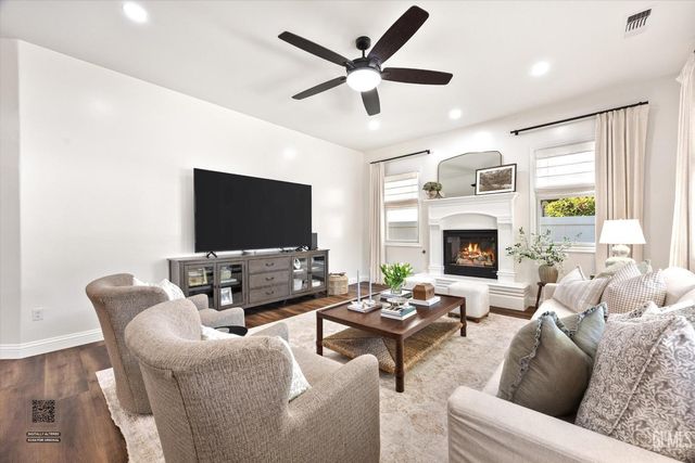 12211 Parkerhill Drive, Bakersfield, CA 93311