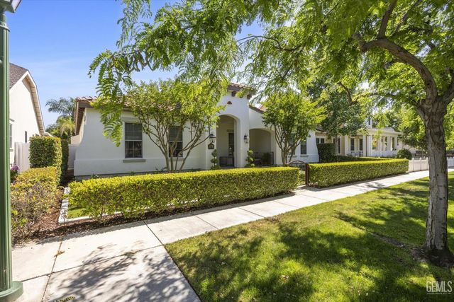 12211 Parkerhill Drive, Bakersfield, CA 93311