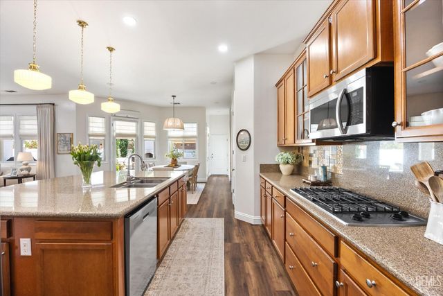 12211 Parkerhill Drive, Bakersfield, CA 93311