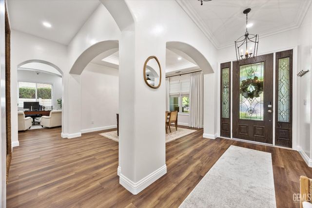 12211 Parkerhill Drive, Bakersfield, CA 93311