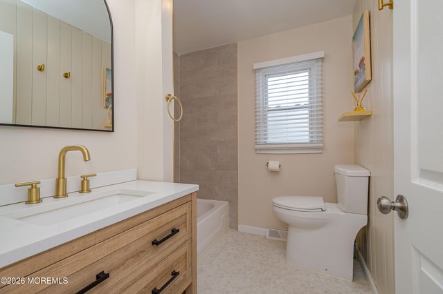 1402 Northstream Parkway, Point Pleasant, NJ 08742