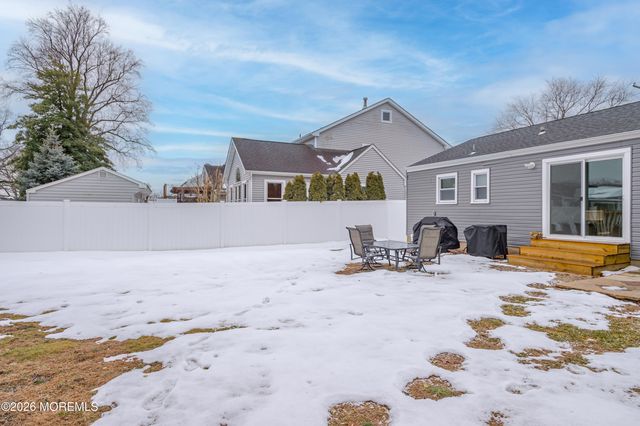 1402 Northstream Parkway, Point Pleasant, NJ 08742