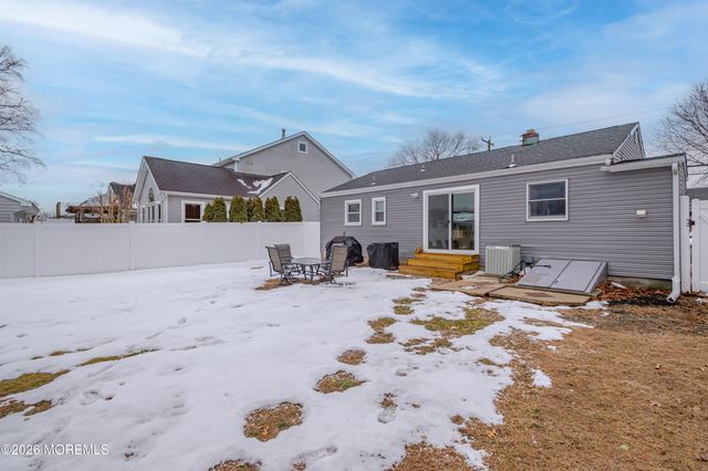 1402 Northstream Parkway, Point Pleasant, NJ 08742