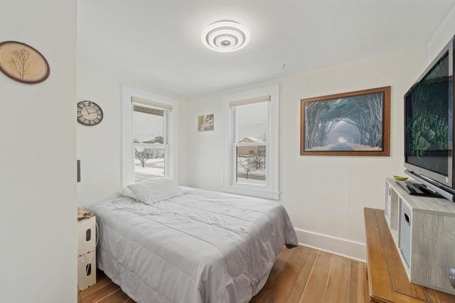 562 S Moreland BOULEVARD, Waukesha, WI 53188