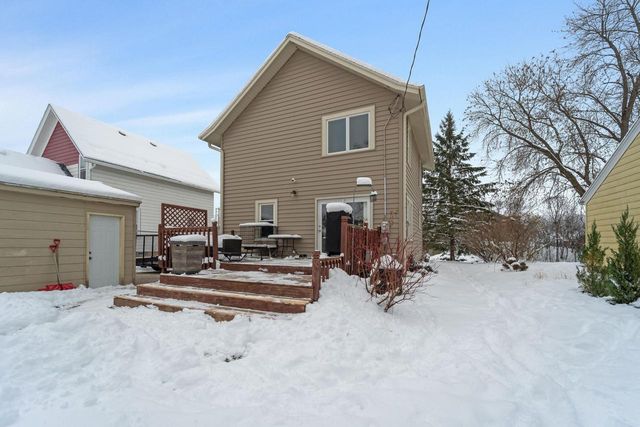 562 S Moreland BOULEVARD, Waukesha, WI 53188