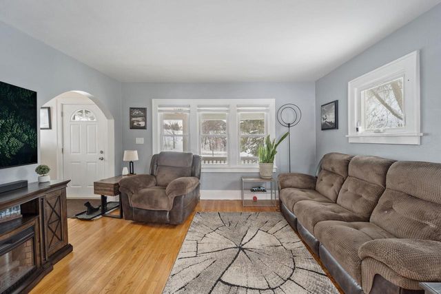 562 S Moreland BOULEVARD, Waukesha, WI 53188