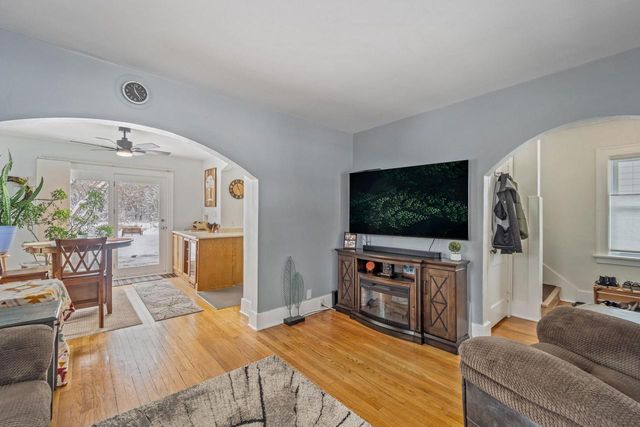 562 S Moreland BOULEVARD, Waukesha, WI 53188