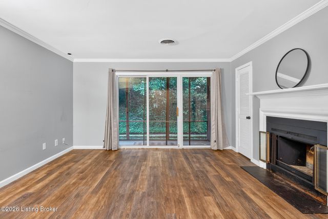 410 Mockingbird Valley Rd APT 11, Louisville, KY 40207