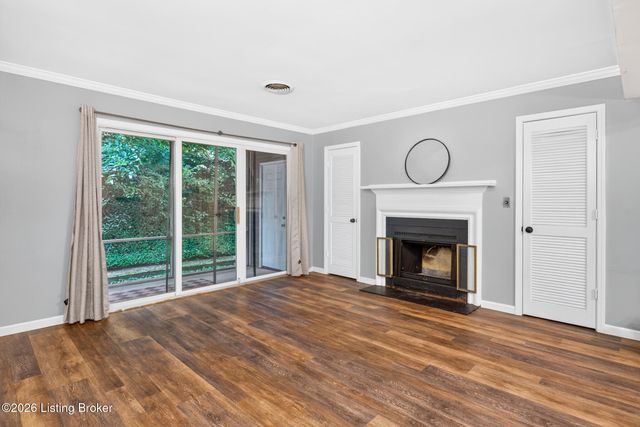 410 Mockingbird Valley Rd APT 11, Louisville, KY 40207