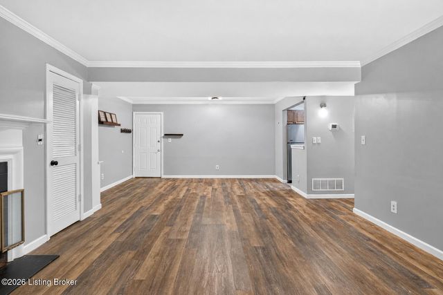410 Mockingbird Valley Rd APT 11, Louisville, KY 40207
