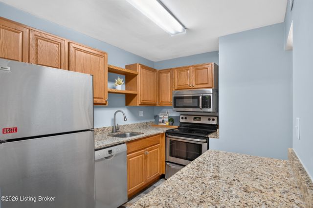 410 Mockingbird Valley Rd APT 11, Louisville, KY 40207