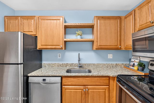 410 Mockingbird Valley Rd APT 11, Louisville, KY 40207