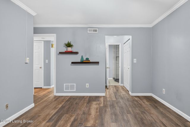 410 Mockingbird Valley Rd APT 11, Louisville, KY 40207