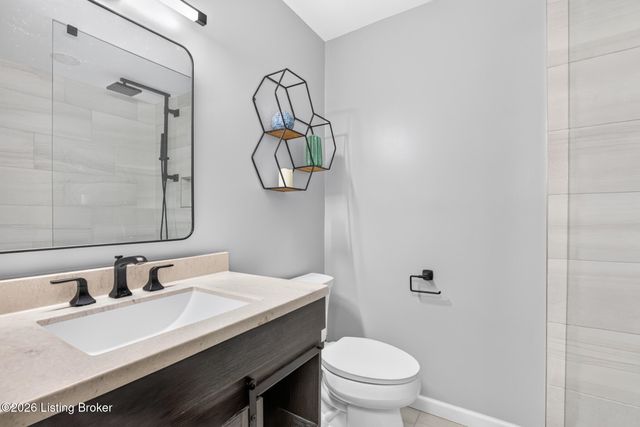 410 Mockingbird Valley Rd APT 11, Louisville, KY 40207