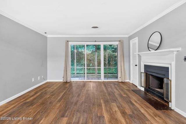 410 Mockingbird Valley Rd APT 11, Louisville, KY 40207